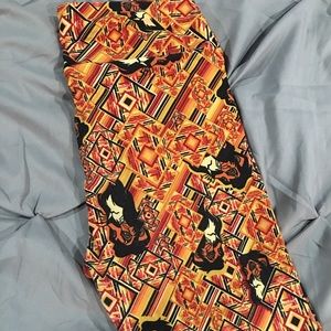 Lularoe lion king scar leggings OS
